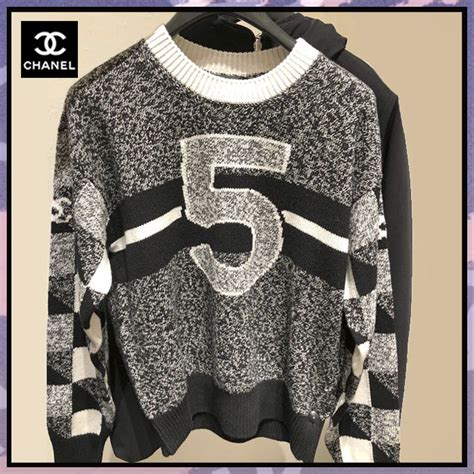 chanel no 5 crewneck